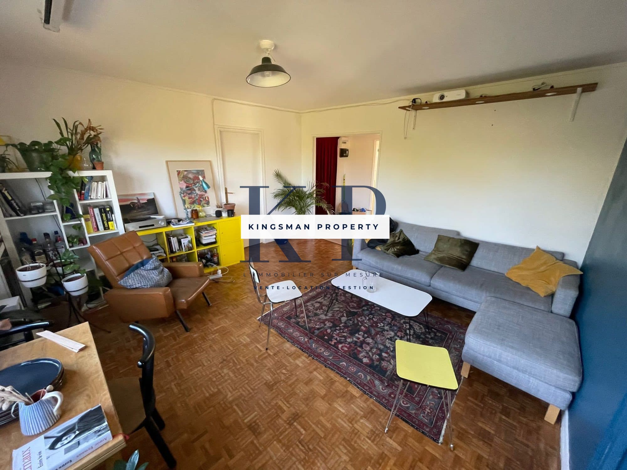 APPARTEMENT 5 PIÈCES AVEC BALCON - INTÉRIEUR EN BON ÉTAT · photo 5